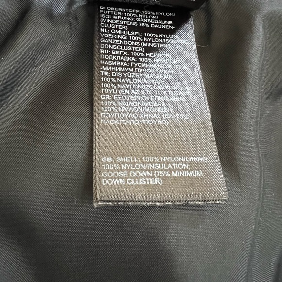 NORTH FACE DOWN VEST - Picture 12 of 12